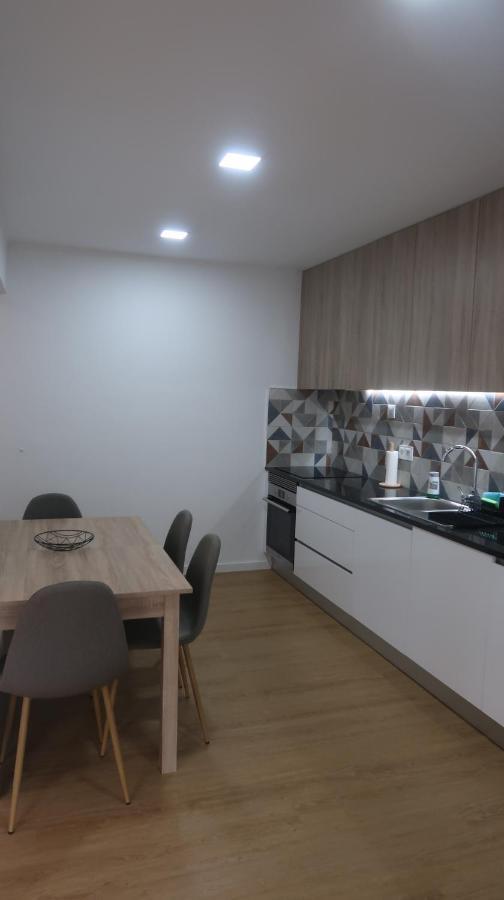 Apartamento Renovado No Centro Da Cidade - Casa4 Κοΐμπρα Εξωτερικό φωτογραφία
